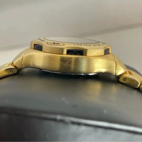 Women's Aerial "It's About Time" Quartz Watch - Gold Toned Case and Link Band - Picture 2 of 12